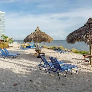 Amazing Waterfront Views Resort, Enjoy Heated Pool & Sunset! Tampa